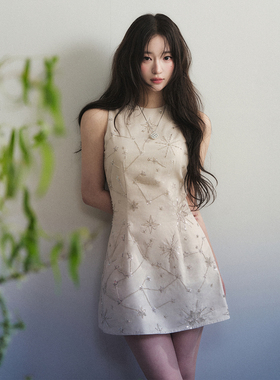 1P STUDIO 杏色重工钉珠刺绣挂脖连衣裙女夏修身显瘦收腰无袖短裙