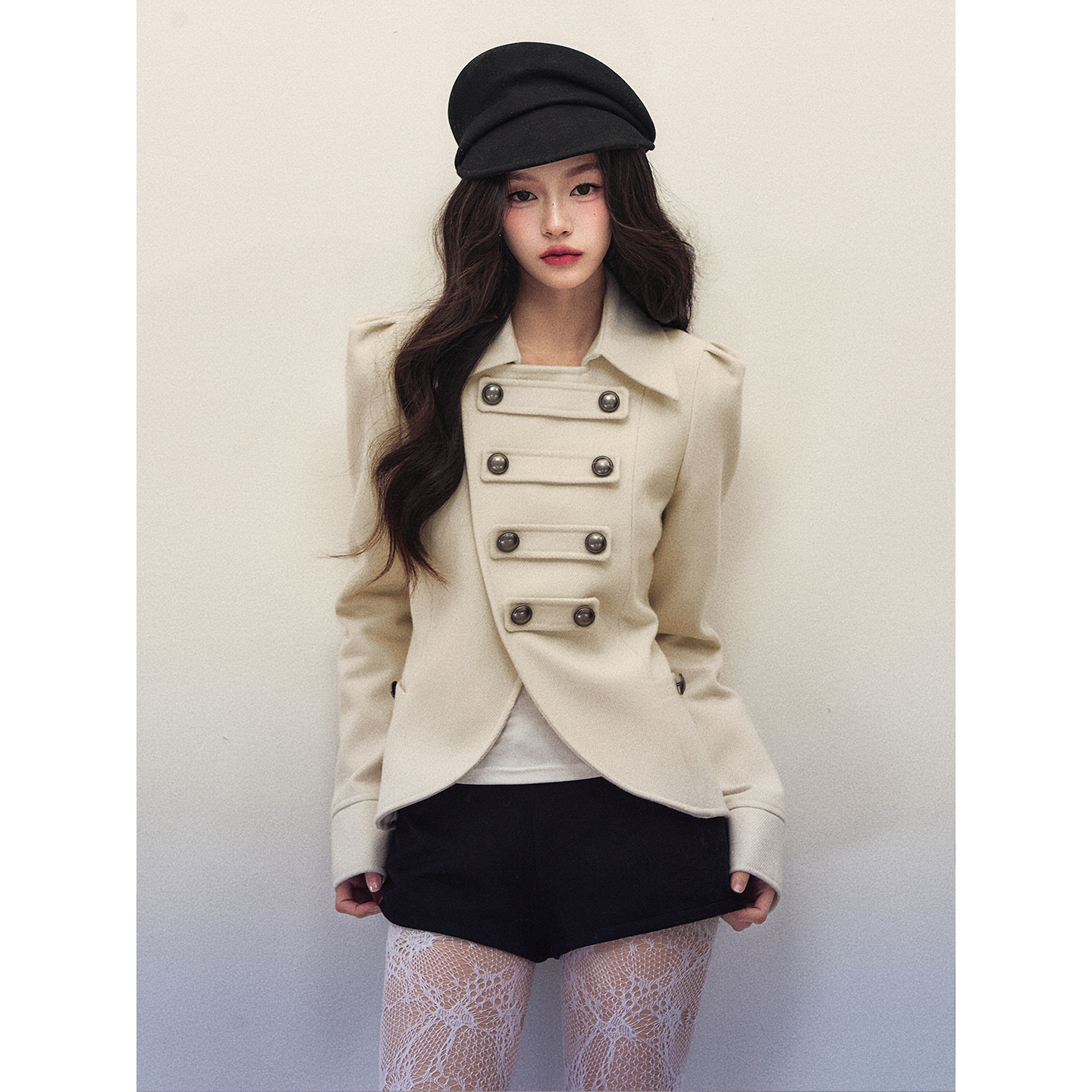 1P STUDIO 米色斜纹翻领毛呢外套女冬季拿破仑扣袢设计感短款大衣