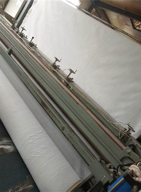 白色土工布毛毡公路养护毯工程绿化防草布透水河道护坡桥梁保湿布