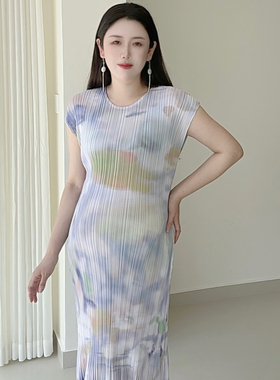 孕妇甜美气质褶皱连衣裙宽松显瘦印花小清新圆领度假风短袖长裙