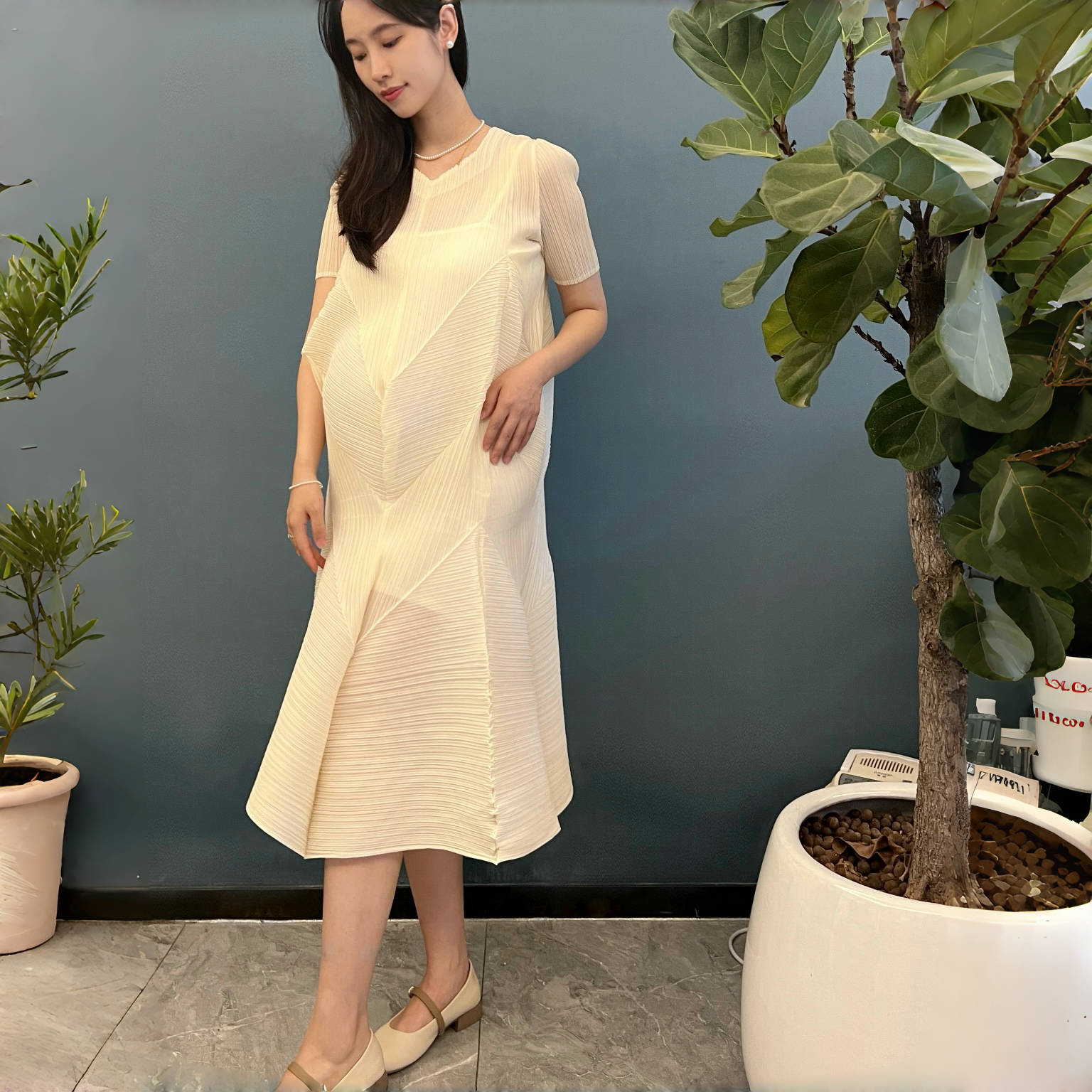 孕妇显瘦减龄褶皱宽松连衣裙