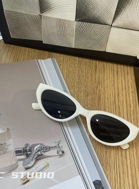 美式复古窄框时髦三角猫眼墨镜女小脸高级感白色太阳镜男防紫外线