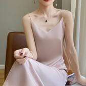 气质醋酸V领缎面礼服连衣裙内搭修身 2025新款 吊带裙女夏季 长裙潮
