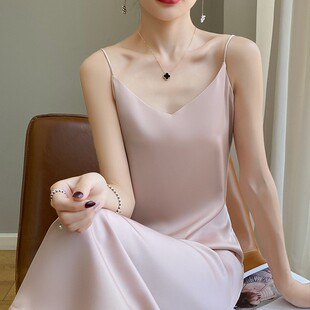 2026新款吊带裙女夏季气质醋酸V领缎面礼服连衣裙内搭修身 长裙潮