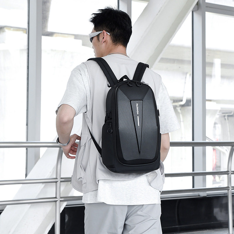 硬壳男士小型包大容量双肩包骑行机车背包防磕碰商务电脑包书包