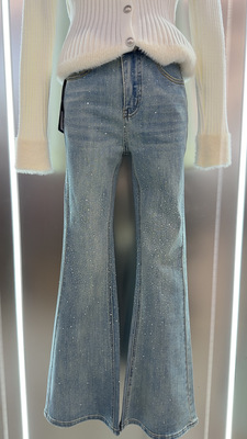 2026春季新款韩版别致设计感烫钻高腰牛仔裤女修身显瘦辣妹喇叭裤