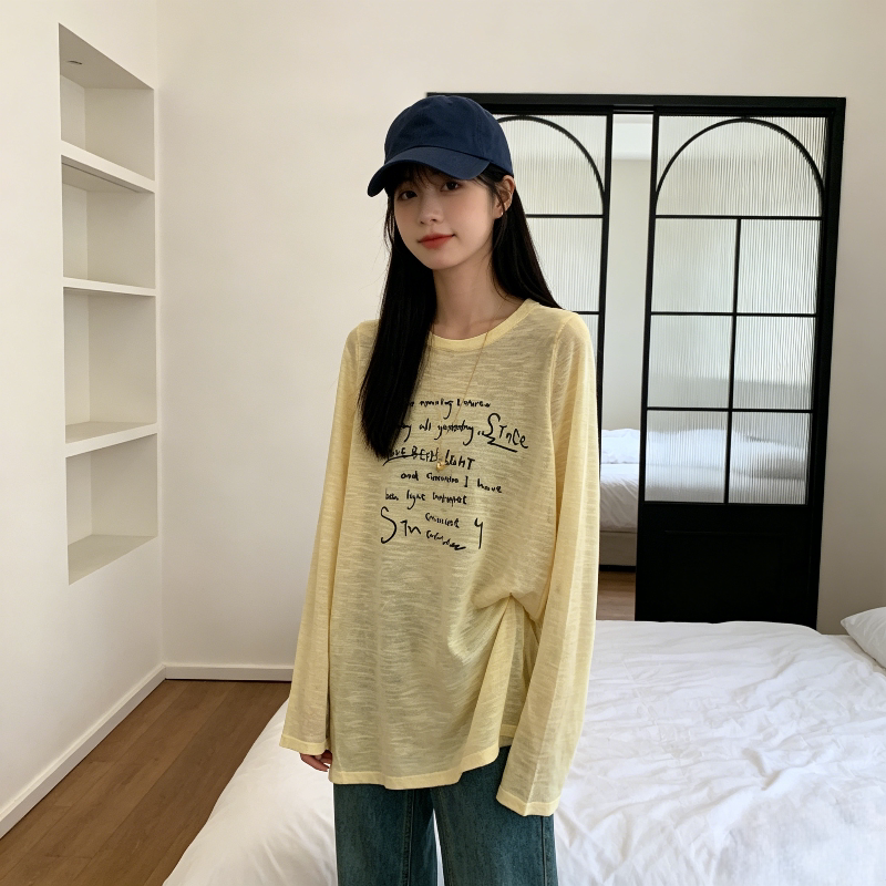 奶黄色慵懒风宽松大码小个子长袖薄款冰丝透气防晒T恤上衣女罩衫