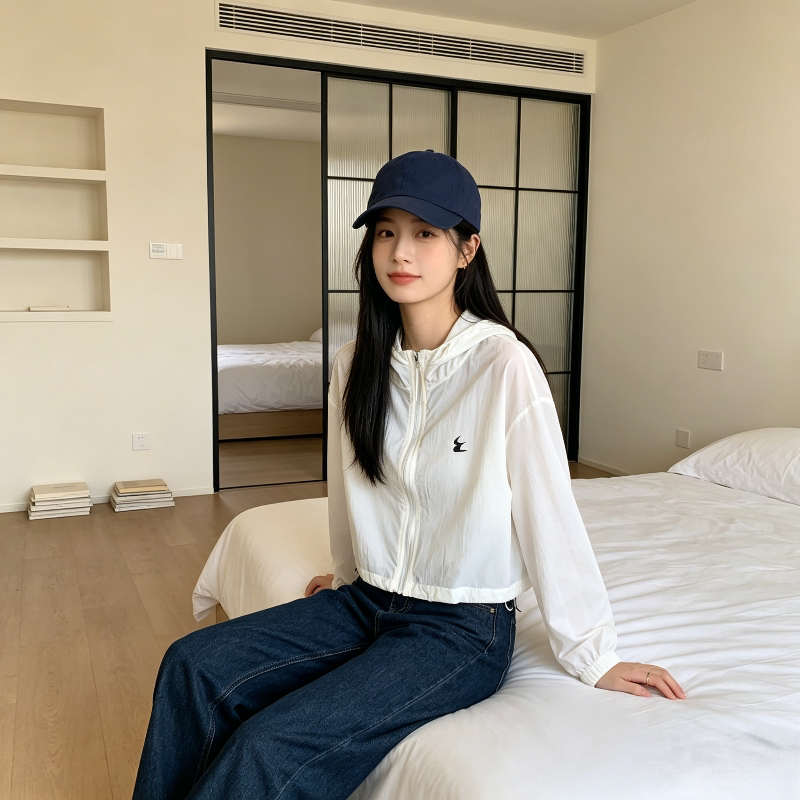 白色温柔风薄款冰丝透气短款小众连帽夏季防晒外套女空调衣罩衫潮