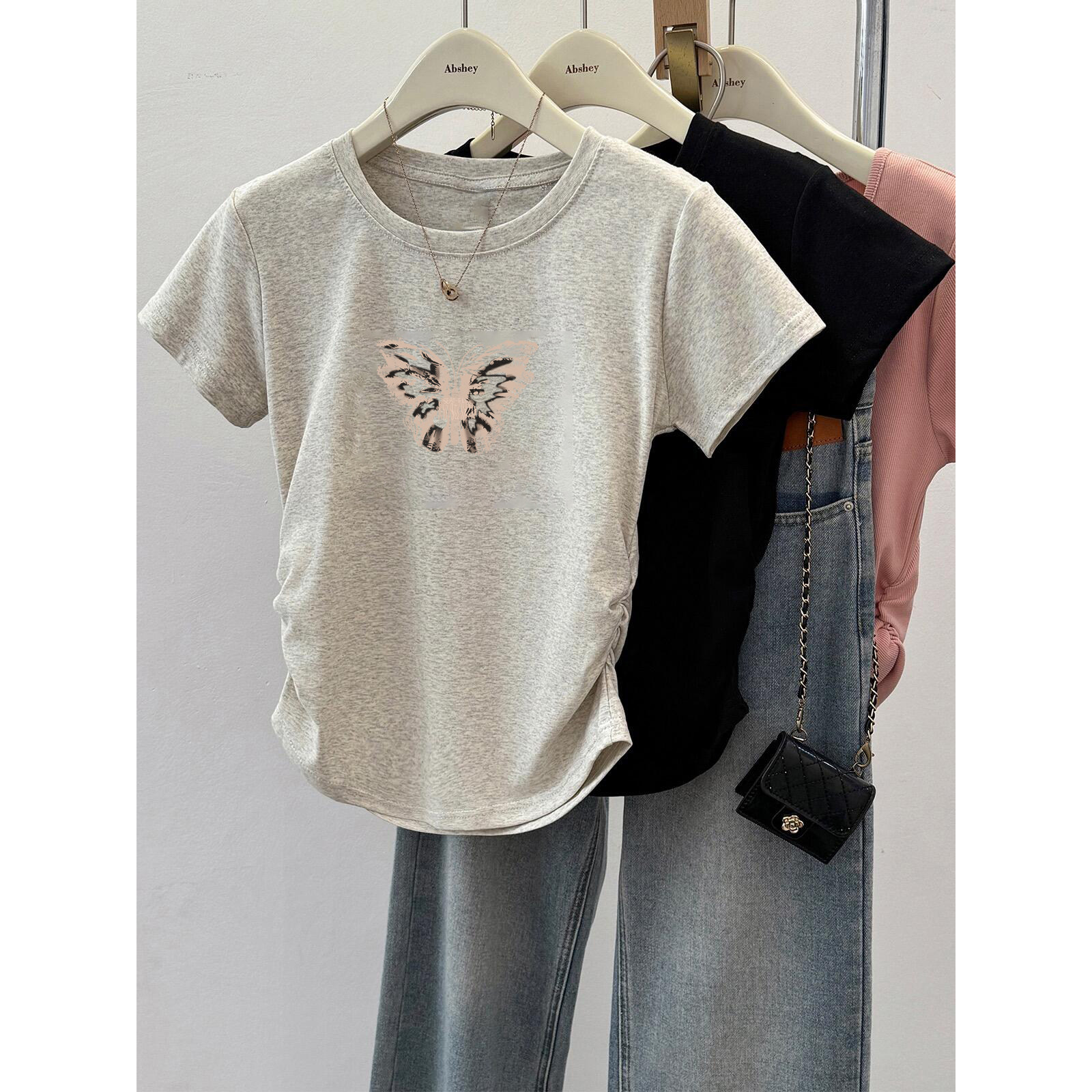 夏季大码女装正肩美式短袖t恤女2026新款黑色收腰短款小飞袖上衣