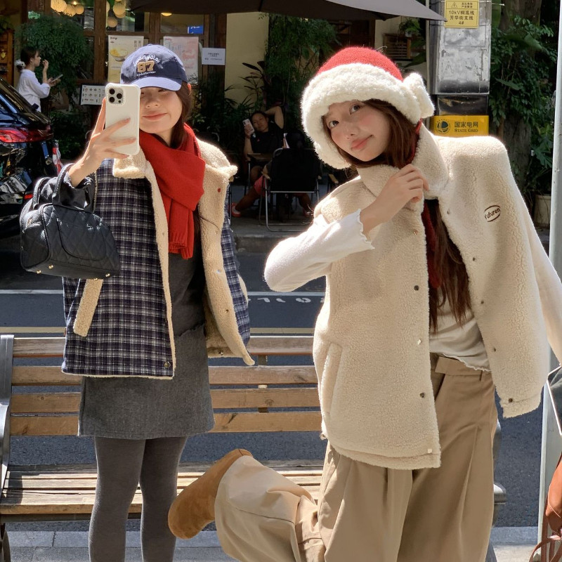 秋冬设计感双面两穿羊羔毛保暖防寒格子无袖坎肩棉服马夹外套女潮