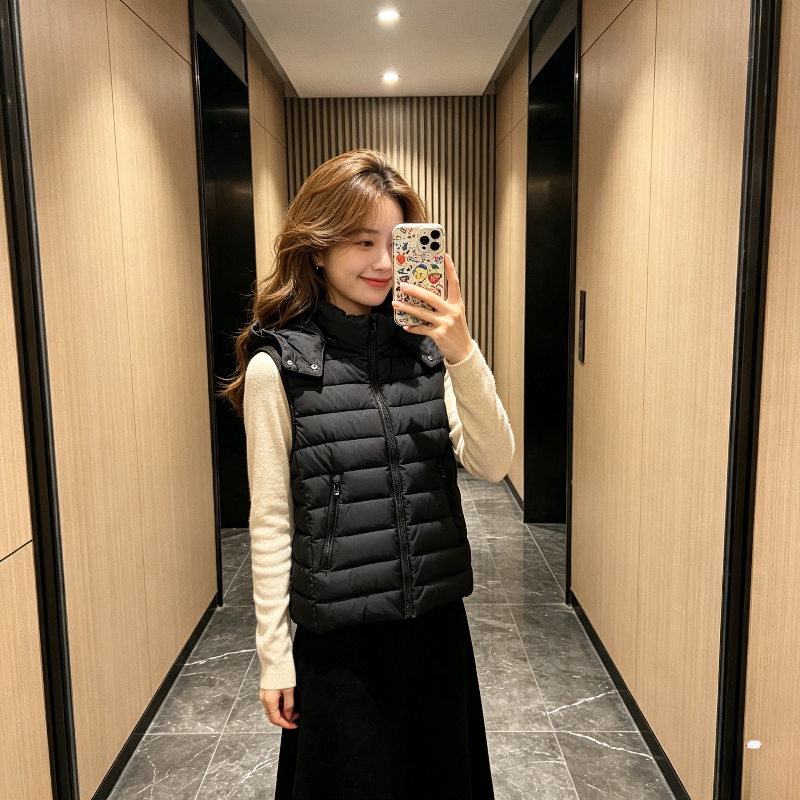 欧货秋冬轻薄款修身显瘦小个子连帽防寒排骨服棉衣马夹外套女洋气