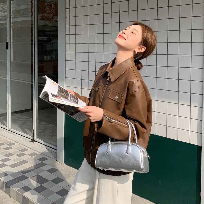美式高街帅气翻领机车免洗亮面皮衣外套女宽松大码小个子夹克洋气