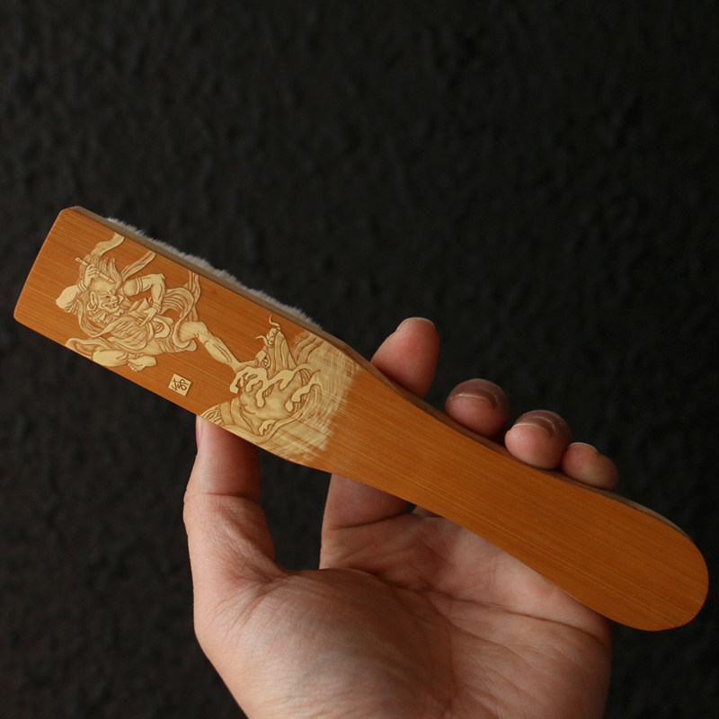 精品东阳名家戚有良纯手工留青雕刻老玉竹文玩万毛刷子橄榄核毛刷