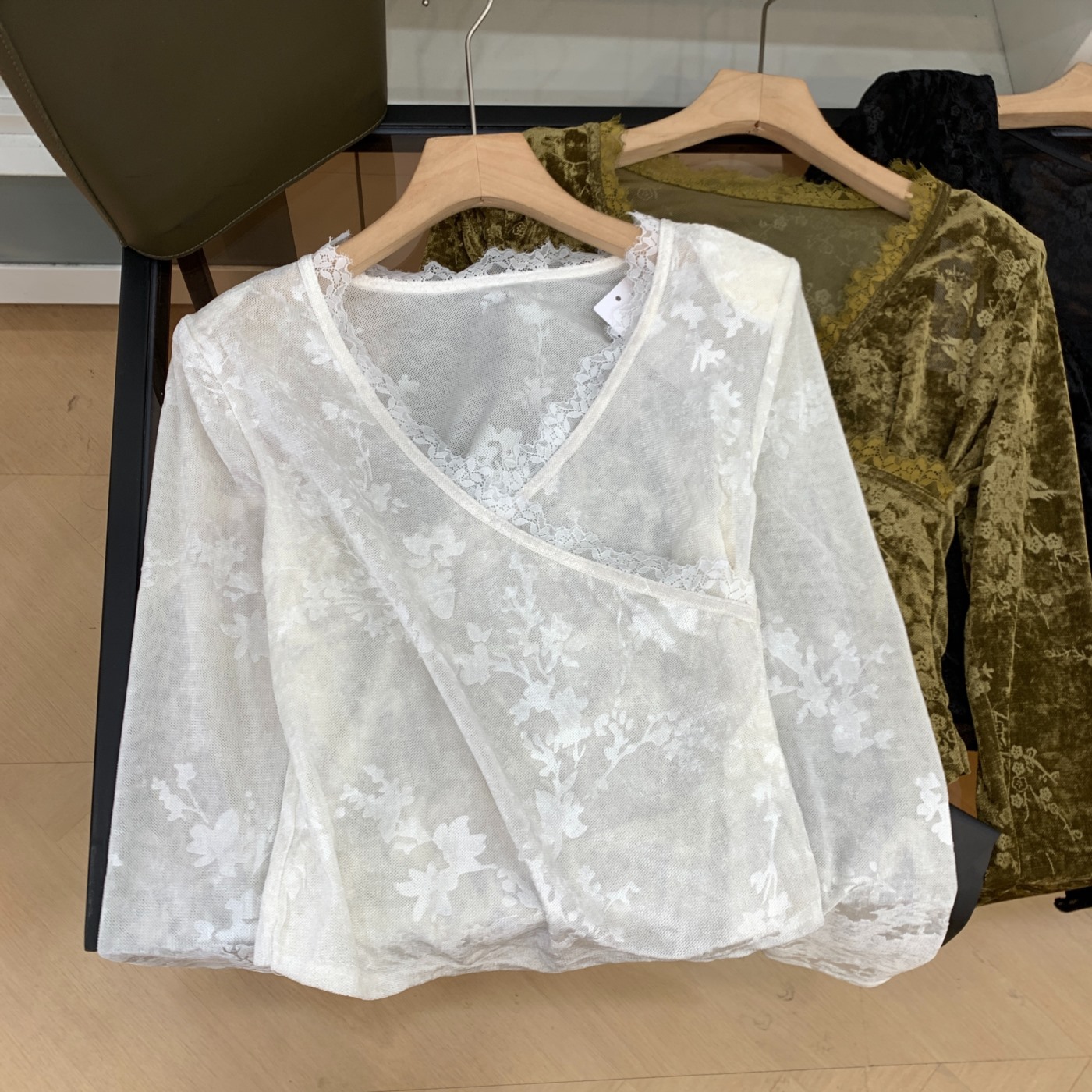 纯欲风性感衬衫秋季新款套头长袖休闲小众设计薄款上衣J#10