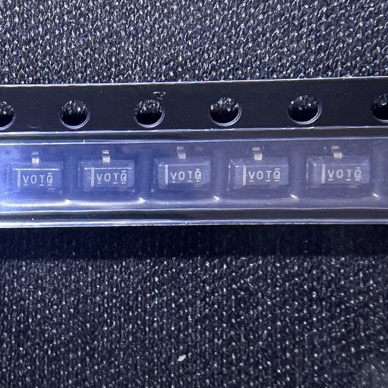 TLV803SDBZR SOT-23 监控和复位芯片 丝印VOTQ 全新原装正品