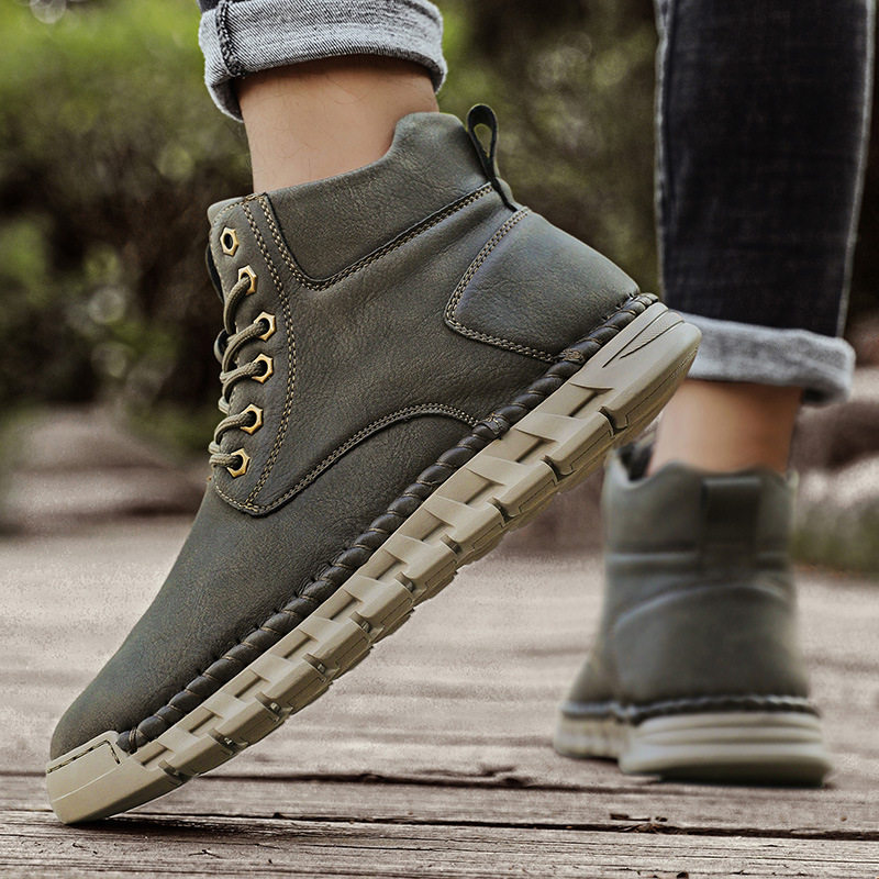 今年流行特惠秋冬新款高帮男鞋大码户外手工缝制系带中帮户外男靴,流行男鞋,单鞋,淘宝优惠券,粉丝福利购,淘宝优惠卷