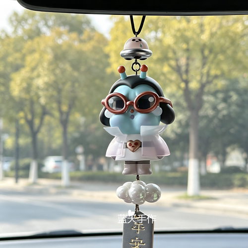 泡泡玛特哭蛙crybaby车挂女生生日可爱新车礼物车载挂件车内视频