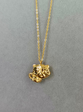 生肖本命年小老虎项链女钛钢镀18K金轻奢小众新年新款吊坠礼物