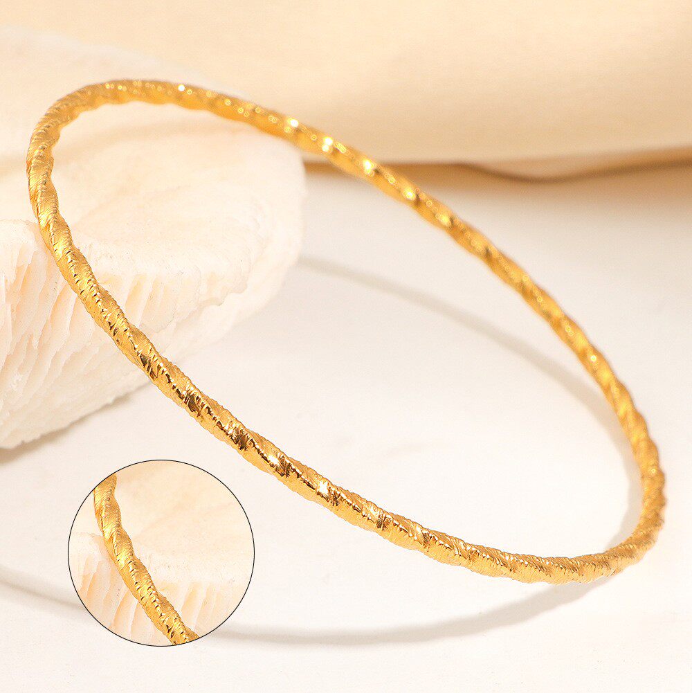 欧美轻奢麻花手环女叠戴百搭碎冰冰麻花款闭口镯子洗澡不摘细手镯