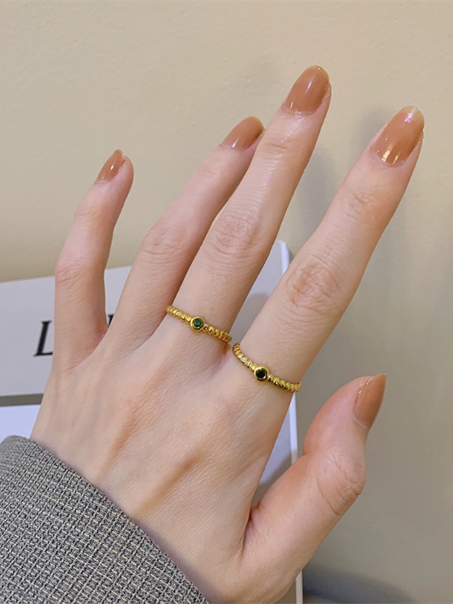 宫廷风ins简约圆珠黑钻绿钻戒指开口女款钛钢镀18K金简约素戒精致