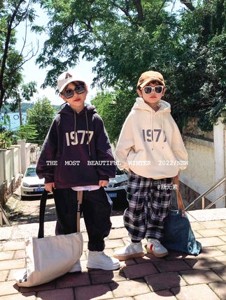 韩国童装2025冬款男女中大童潮牌1977加绒连帽卫衣搭一体绒格子裤