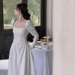 早秋法式气质长裙高端轻奢礼服冷淡高级感小香风白色长袖连衣裙子