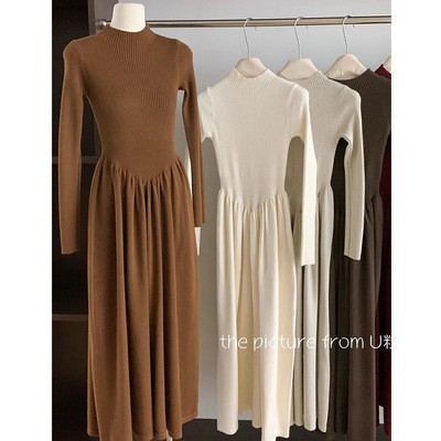 针织连衣裙女秋冬季新款高级感内搭长袖打底a字裙长款红色毛衣裙