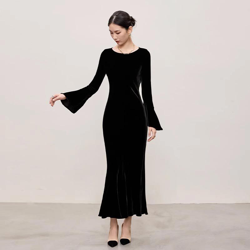 2025秋冬气质高级感晚礼服长袖修身长裙女复古丝绒连衣裙黑色鱼尾