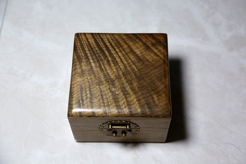 金丝楠阴沉木珠宝首饰收纳盒乌木手工榫卯客厅摆件结婚收藏礼品