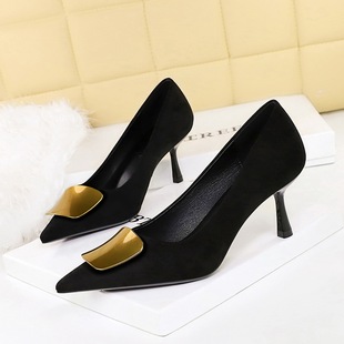 BIGTREE黑色尖头浅口单鞋女金属方扣细跟高跟鞋职业气质百搭中式