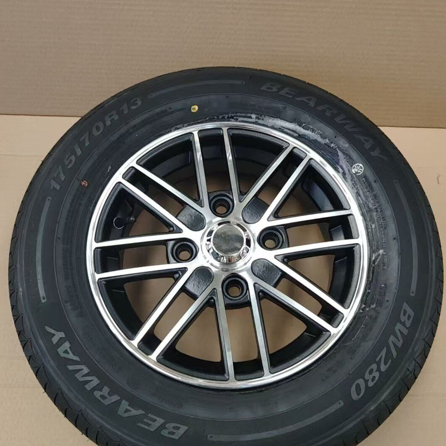 175/70R13朝阳真空胎铝合金轮毂
