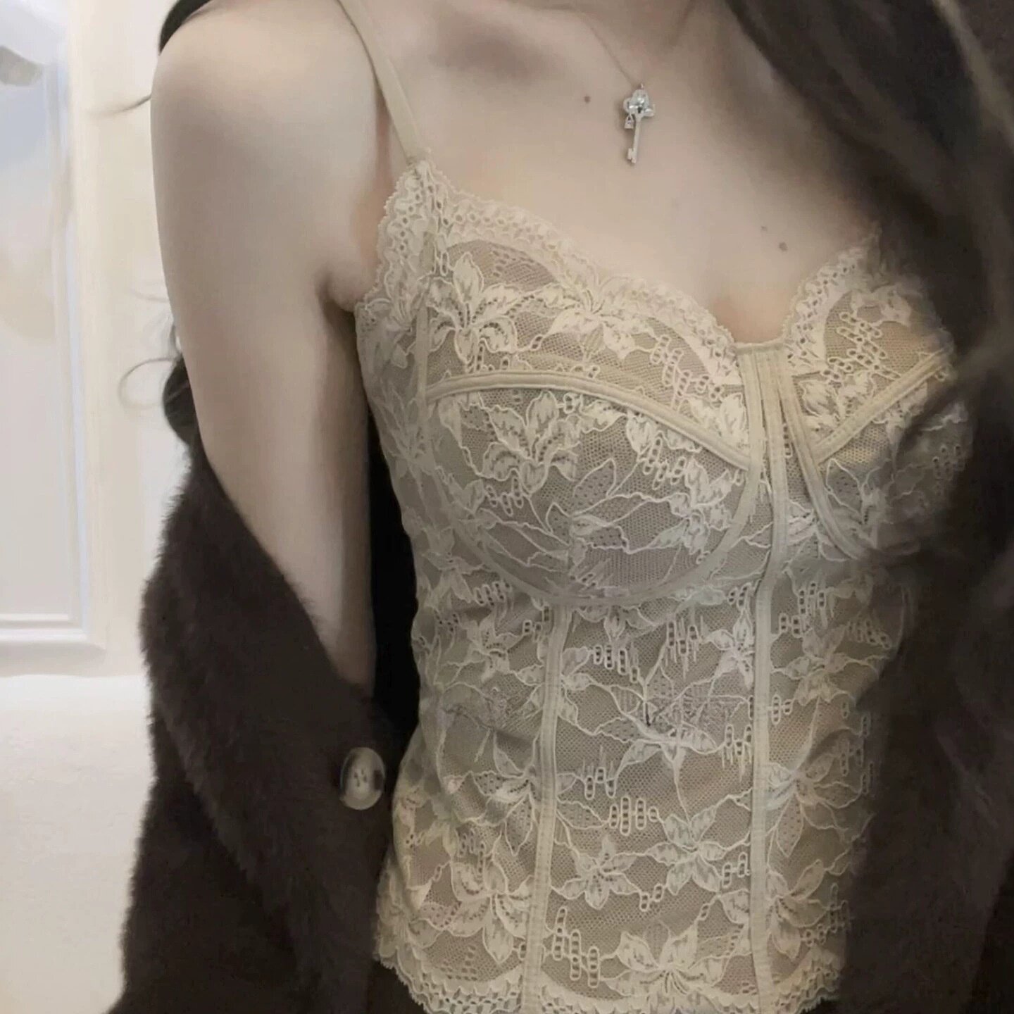 法式漂亮辣妹鱼骨上衣女内搭感夏季带胸垫独特蕾丝小吊带背心
