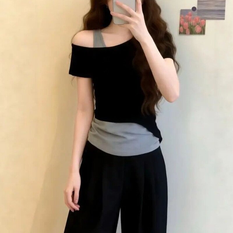 韩系假两件黑色斜肩短袖T恤女夏季大码胖MM辣妹撞色修身露肩上衣
