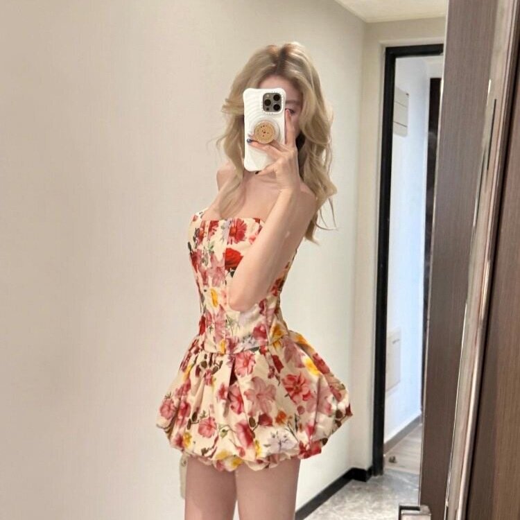 纯欲多巴胺抹胸碎花连衣裙女小个子海岛度假鱼骨抹胸短裙两件套装