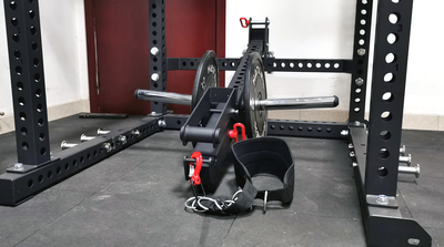 附件腰带负重深蹲训练