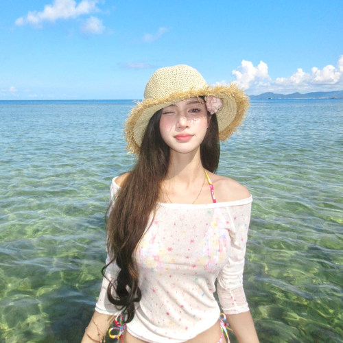 夏日出游沙滩毛边草帽女