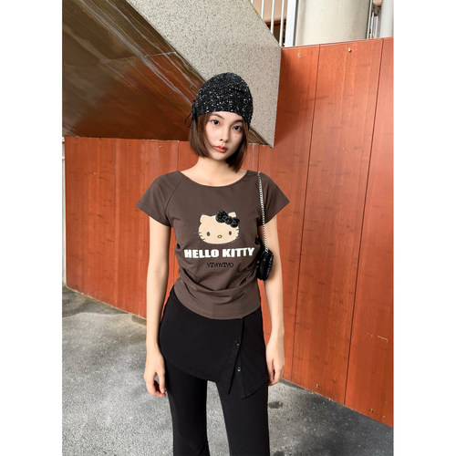 skipsmile春夏新款 小猫印花可调节肩带修身咖色上衣女