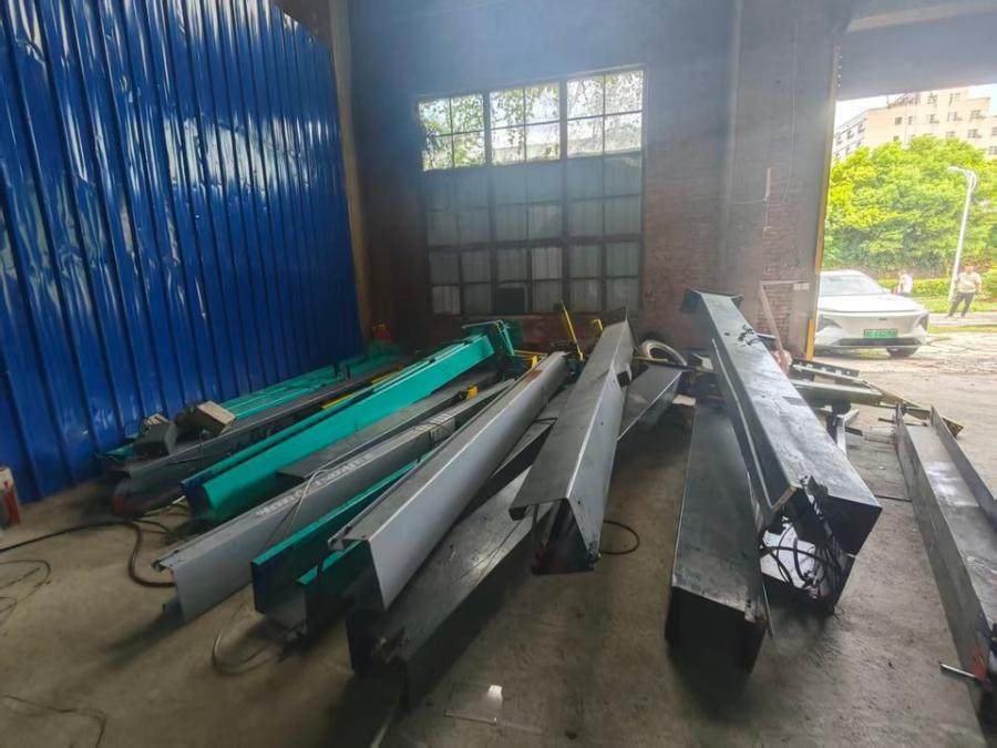 1月3日遵义7台长安牌车辆以及办公用品、机器设备、汽车零配件若干网络拍卖公告