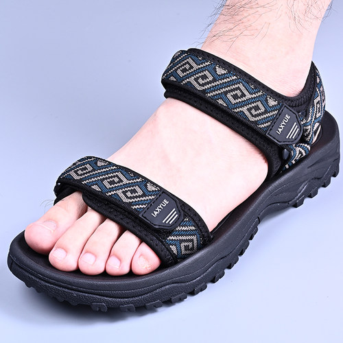 越南进口夏季户外凉鞋橡胶防滑