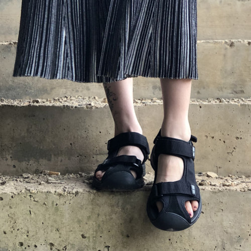 新款丑萌百搭包头沙滩鞋