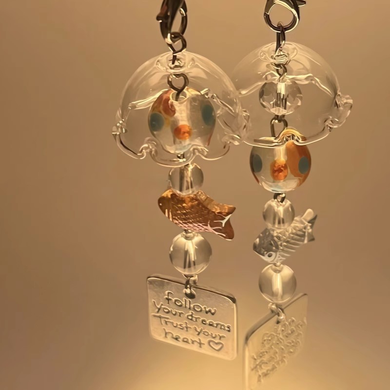 爆款ins风金鱼风铃手机壳挂件