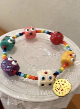可爱小怪兽多巴胺彩色串珠手链女山野草莓卡通小众手串闺蜜手饰