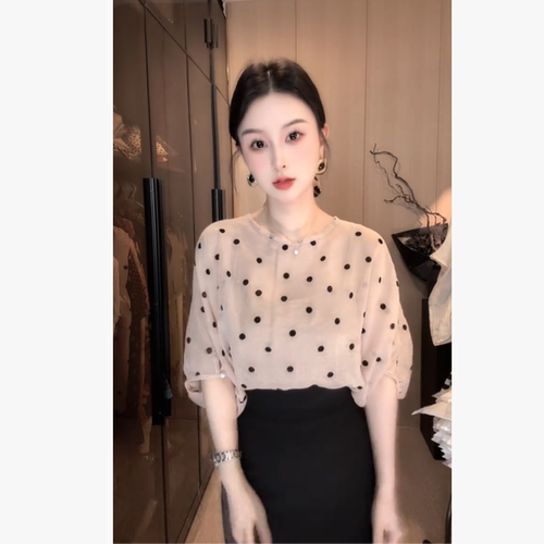 刘欣E店 圆领波点五分袖上衣S356