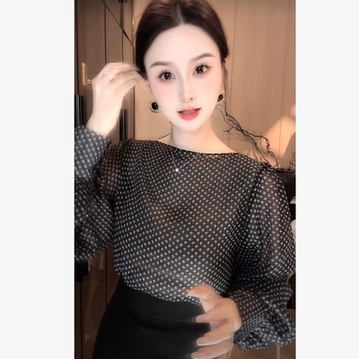 刘欣G店 黑色白点一字肩灯笼袖长袖微透上衣S385