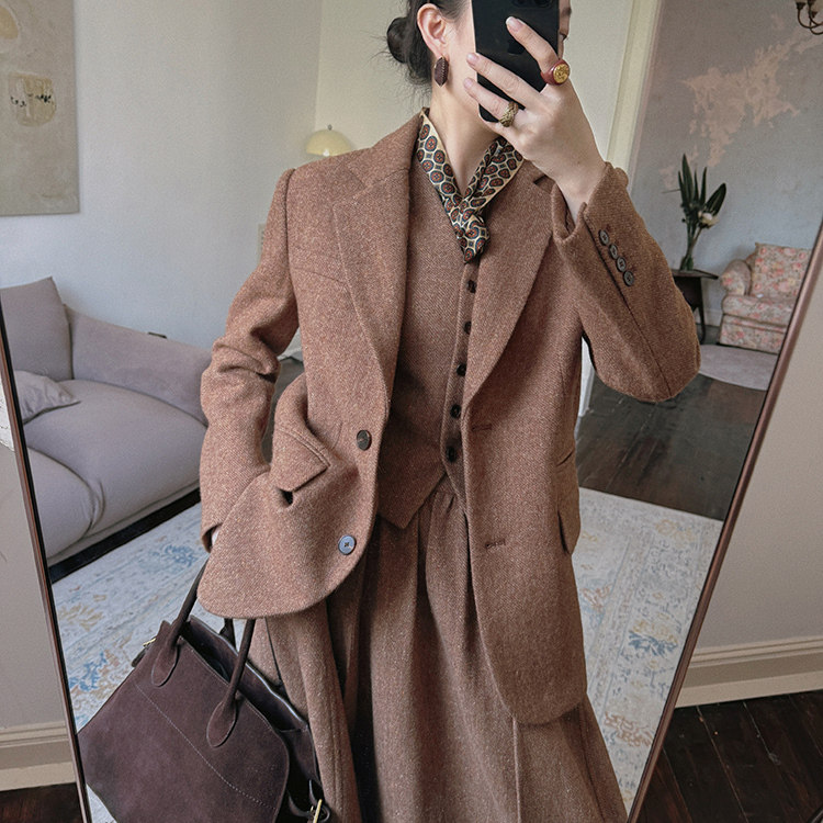 断码 高智套装 法式复古时髦老钱风经典羊毛西装+马甲+花苞半裙