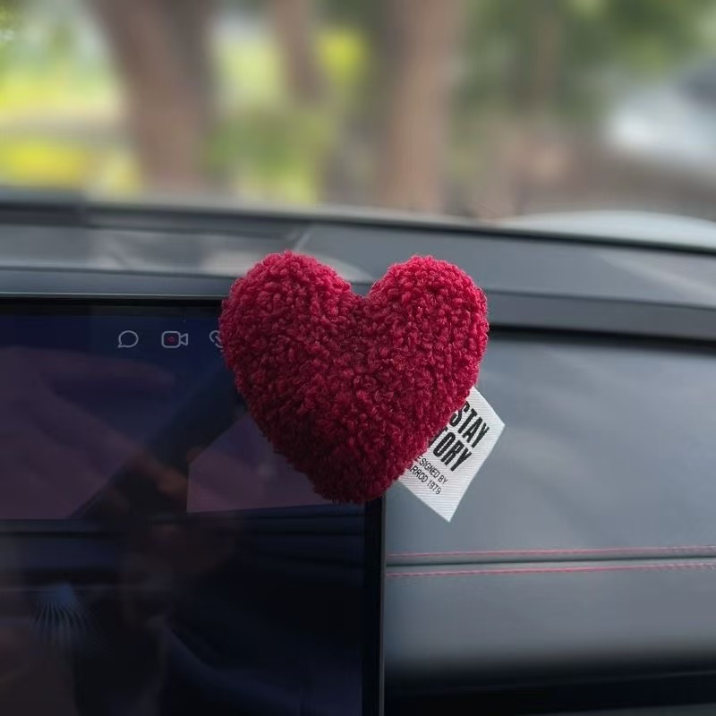汽车挂钩可爱毛绒爱心多功能置物小挂勾车内用品粘贴式副驾驶挂钩