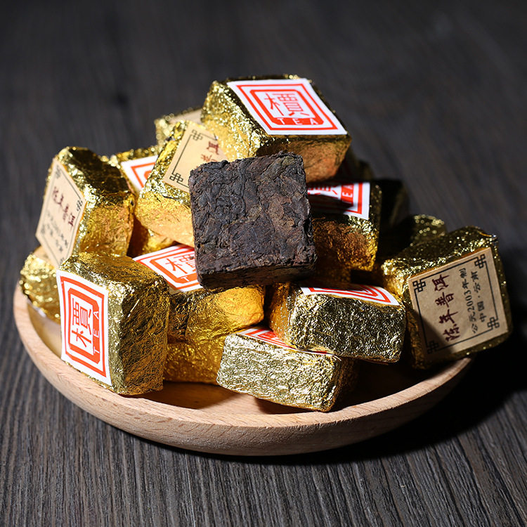 云南古树普洱茶 陈年普洱小方砖熟茶 醇香50克散装檟字迷你小沱茶