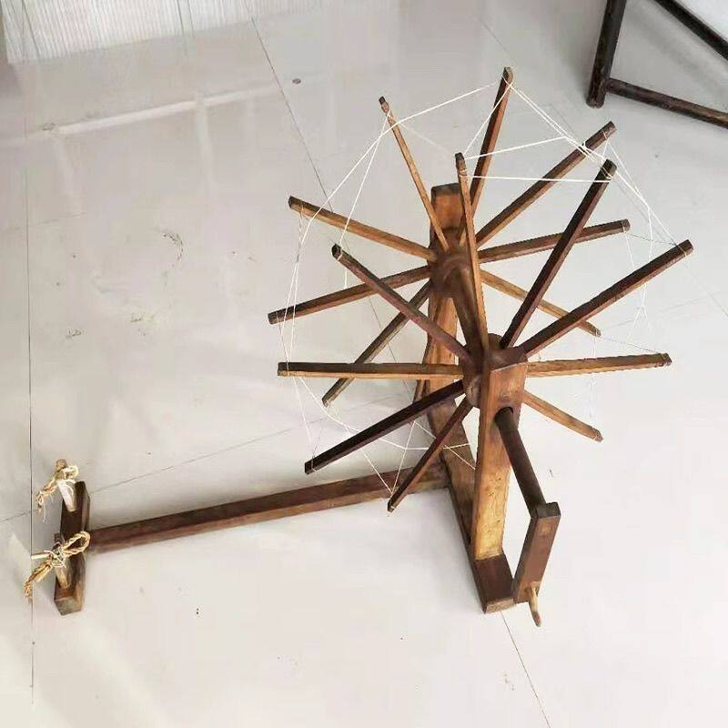 民俗物件收藏纺车老式怀旧纺线花车影视道具手摇摆件节目表演