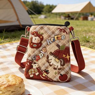 稀奇古怪的小收纳包2026新款卡通小马斜跨手机包女式小众迷你手机