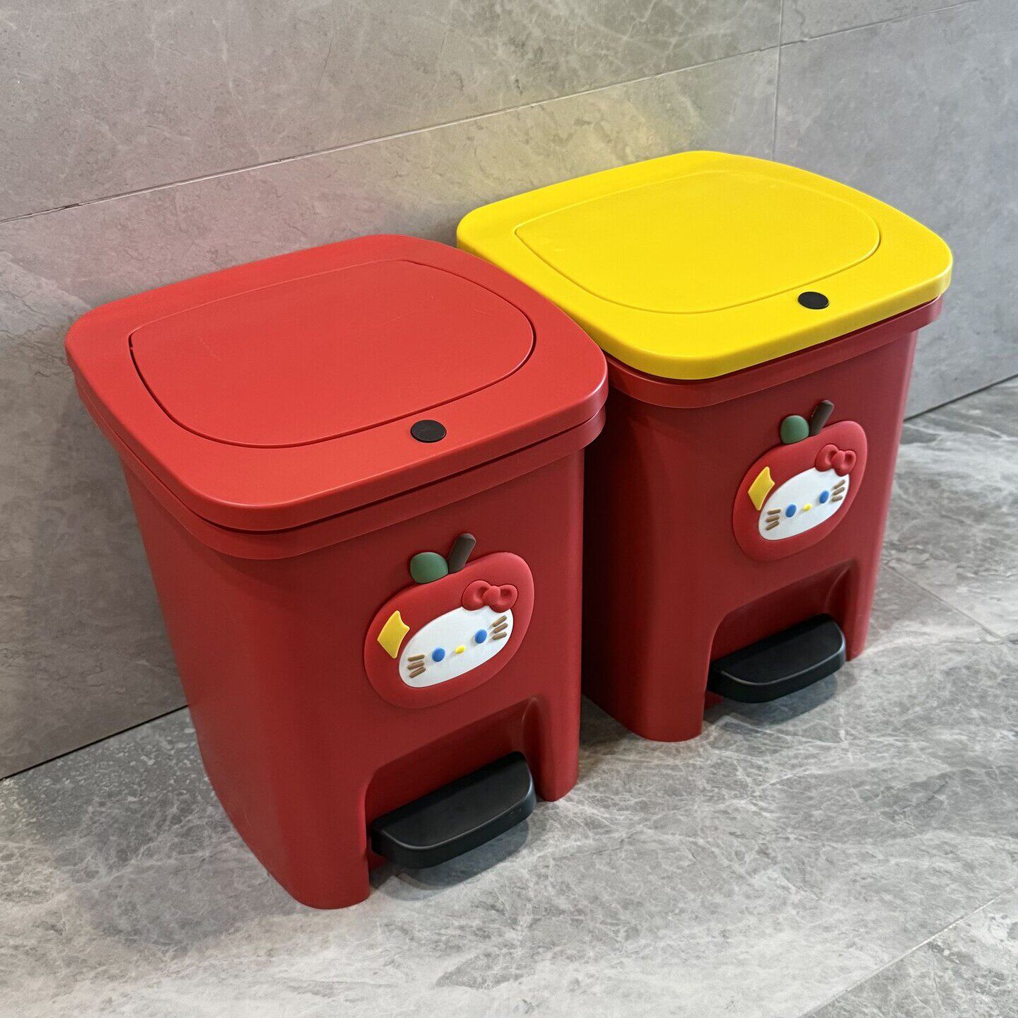凯蒂猫垃圾桶卡通可爱高颜值家用客厅卧室卫生间脚踏按压双开纸篓